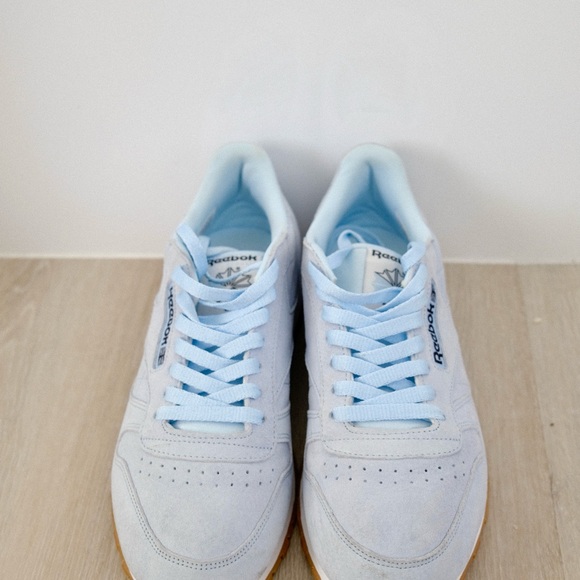 Reebok Men Men’s Classic Reebok, light blue suede, size 9